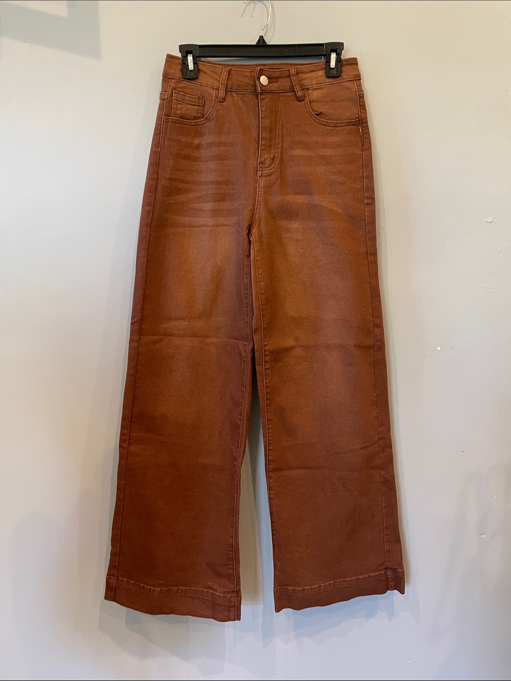 Brown women’s wide leg new jeans Medium